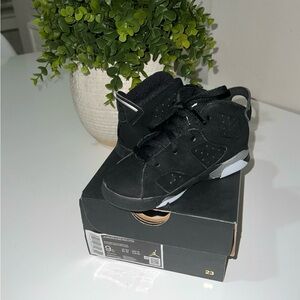 Air Jordan 6 Retro Black Sneakers